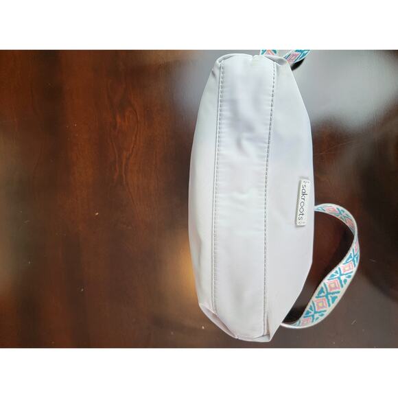 Sakroots Basic Artist Circle Light Grey‎ Crossbody Travel Purse - Picture 13 of 16